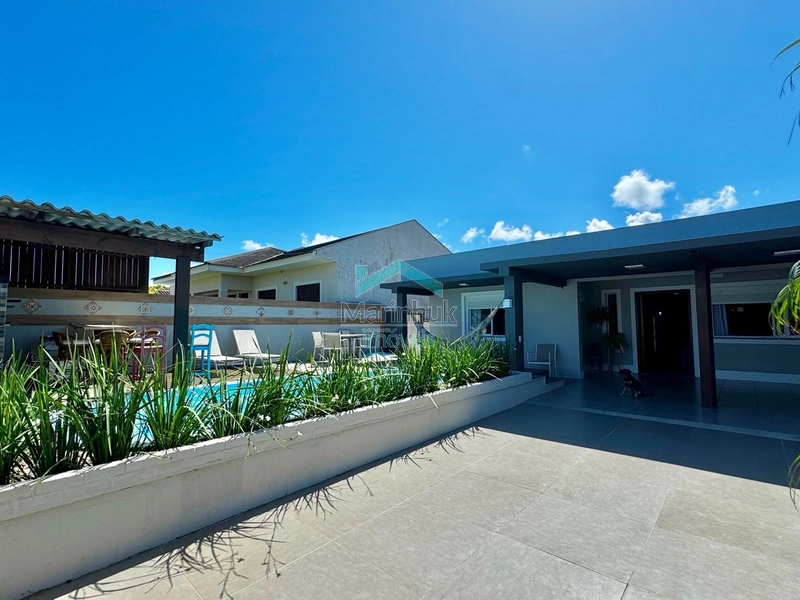 CASA À VENDA EM ATLANTIDA SUL