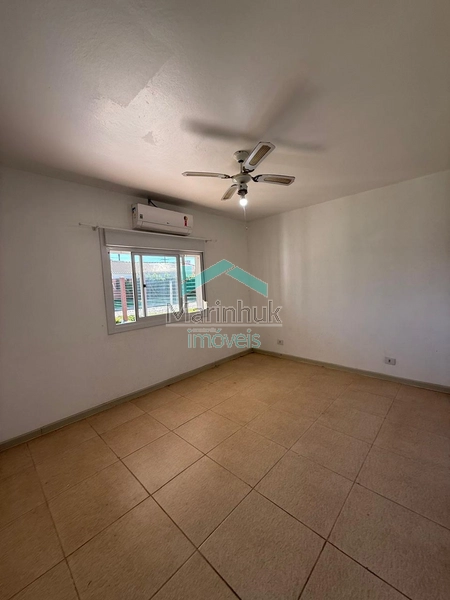 CASA À VENDA EM RAINHA DO MAR: 8ª foto da galeria de imagens do imóvel