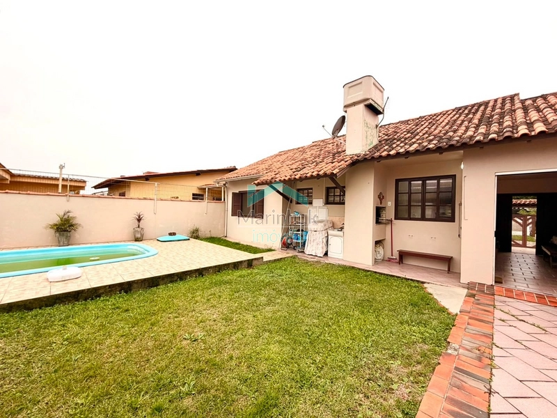 CASA À VENDA EM ATLANTIDA SUL: 3ª foto da galeria de imagens do imóvel