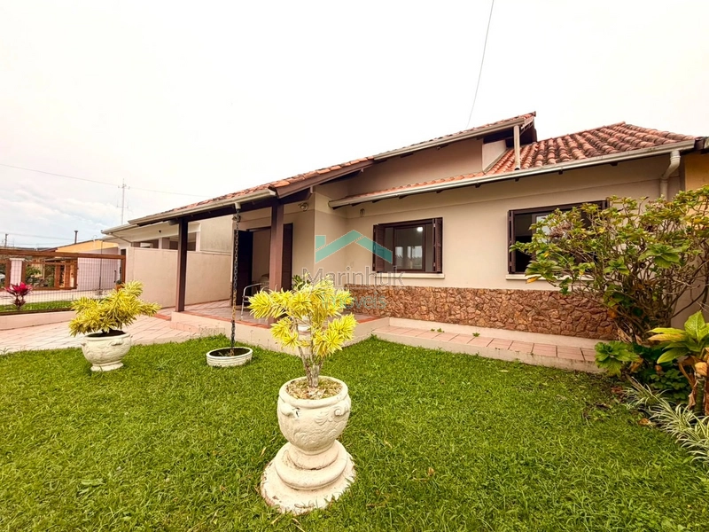 CASA À VENDA EM ATLANTIDA SUL