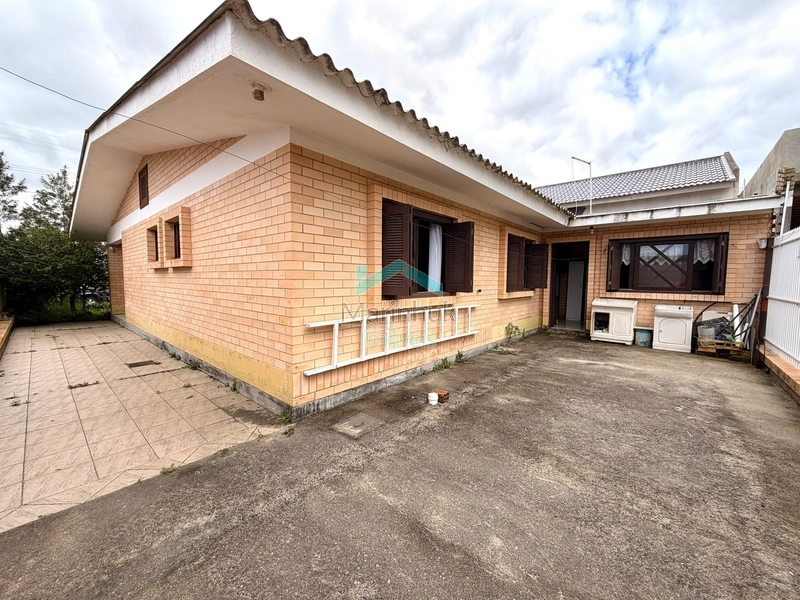 CASA À VENDA EM ATLANTIDA SUL: 4ª foto da galeria de imagens do imóvel