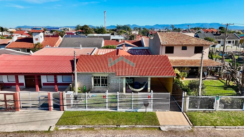 CASA À VENDA EM ATLANTIDA SUL: 4ª foto da galeria de imagens do imóvel