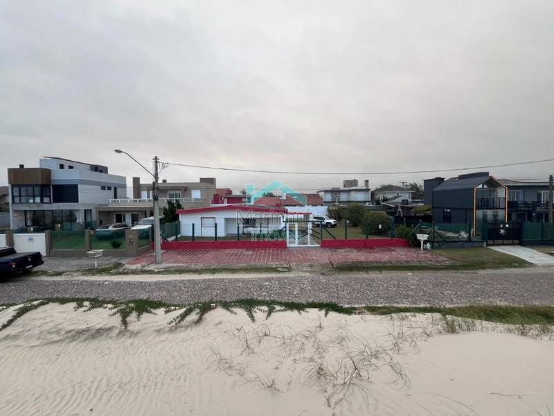 CASA FRENTE LESTE A BEIRA MAR COM 02 TERRENOS: 6ª foto da galeria de imagens do imóvel