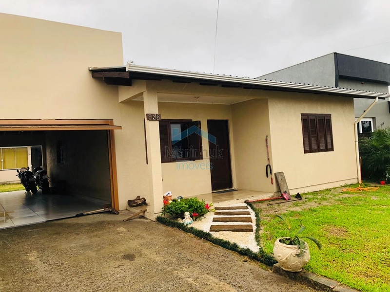 CASA COM PISCINA: 1ª foto da galeria de imagens do imóvel