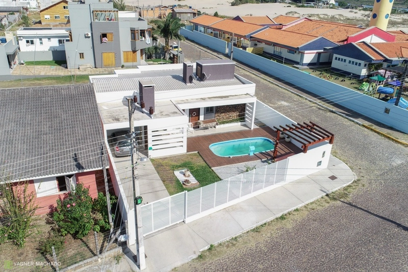 Casa com piscina a venda no Passo de Torres, SC.: 6ª foto da galeria de imagens do imóvel