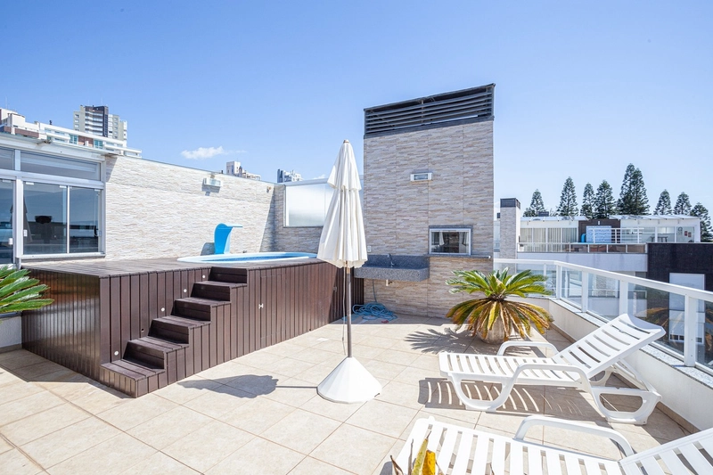 Cobertura em Torres, 3 dormitórios mobiliada e decorada: 1ª foto da galeria de imagens do imóvel