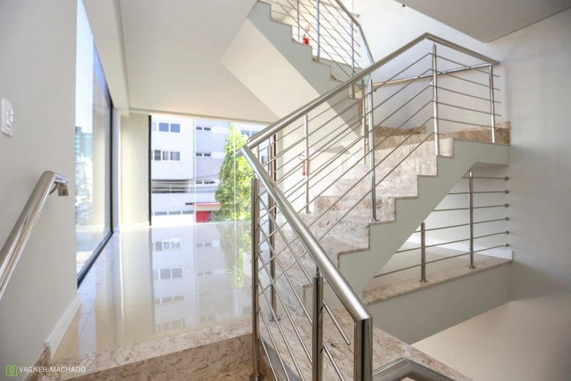 Sala comercial triplex no centro de Torres: 4ª foto da galeria de imagens do imóvel