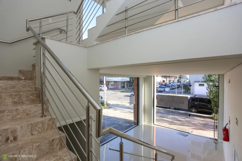 Sala comercial triplex no centro de Torres: 5ª foto da galeria de imagens do imóvel