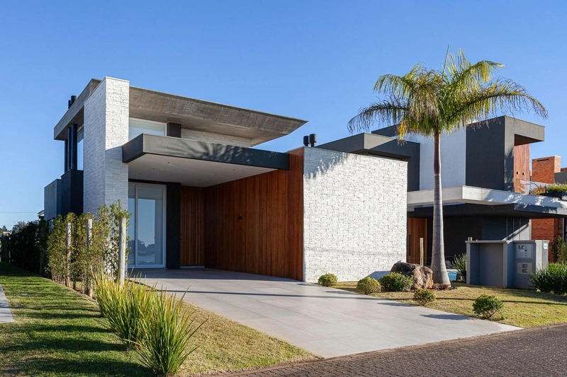 Casa em Torres no Reserva das Águas, com 3 suítes com fundos lago