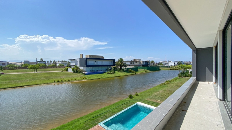 Casa em Torres no Ilhas Park, 4 suítes beira lago: 1ª foto da galeria de imagens do imóvel