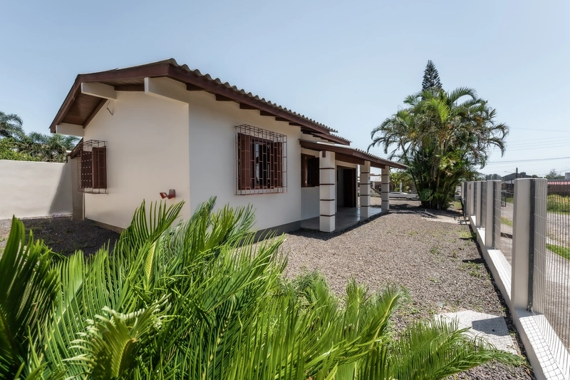 Casa 3 dormitórios: 3ª foto da galeria de imagens do imóvel