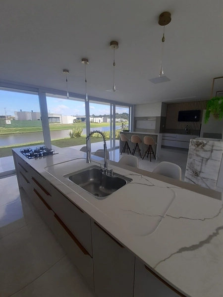 Casa 04 suítes no Reserva das águas mobiliada e decorada: 2ª foto da galeria de imagens do imóvel