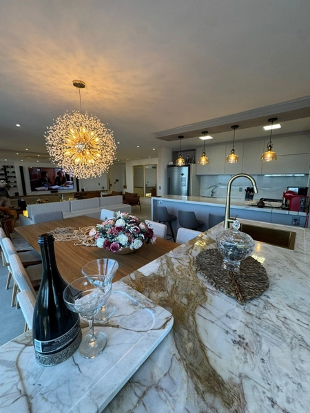 Apartamento de 4 suítes decorado em Torres: 7ª foto da galeria de imagens do imóvel