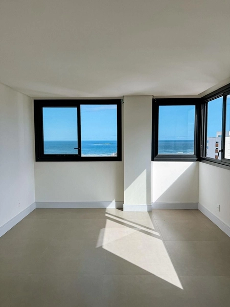 Apartamento de 2 dormitórios em Torres: 2ª foto da galeria de imagens do imóvel