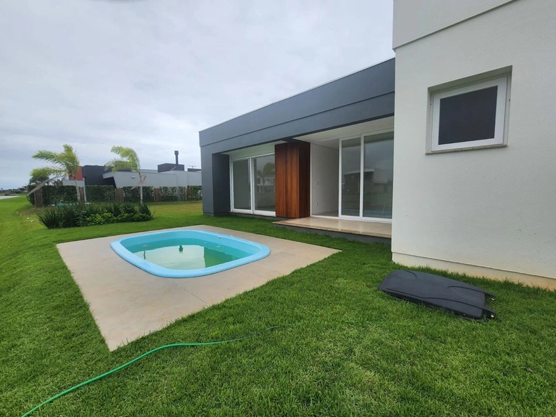 Casa no condomínio Reserva das Aguas com 4 suítes