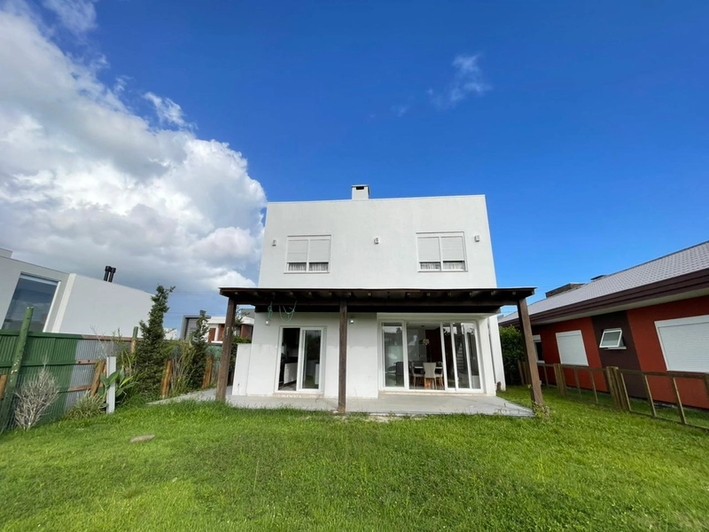 Casa no condomínio Reserva das aguas em Torres com 2 andares: 2ª foto da galeria de imagens do imóvel