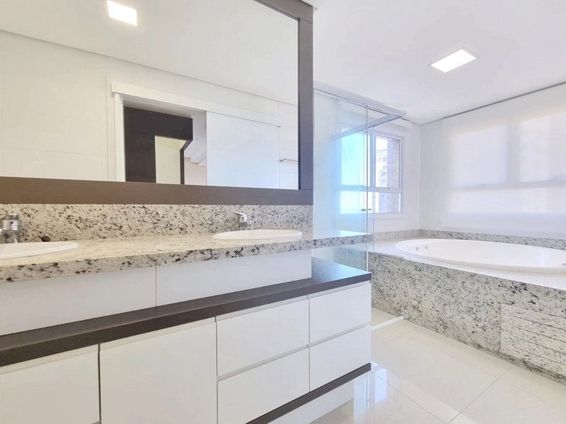 Apartamento em Torres com 4 suítes, sendo 1 suíte master: 33ª foto da galeria de imagens do imóvel