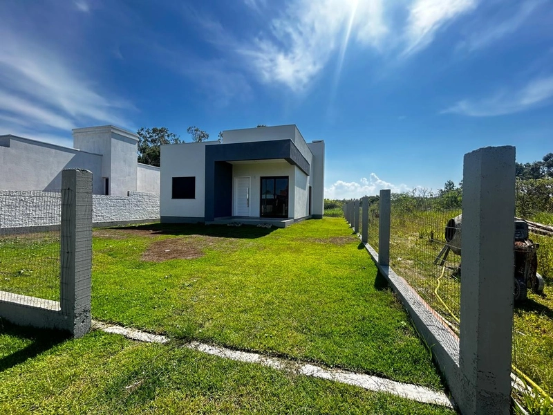 Casa em Passo de Torres  com 3 dormitórios: 3ª foto da galeria de imagens do imóvel