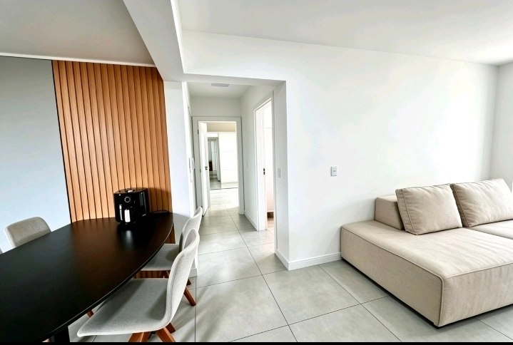 Apartamento dois dormitórios no centro de Torres: 2ª foto da galeria de imagens do imóvel