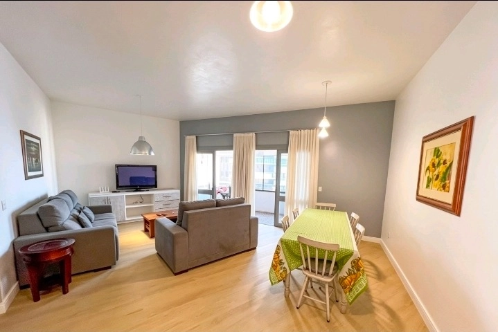 Apartamento mobiliado com 3 dormitórios e vista para o mar: 3ª foto da galeria de imagens do imóvel