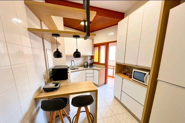 Apartamento mobiliado com 3 dormitórios e vista para o mar: 6ª foto da galeria de imagens do imóvel