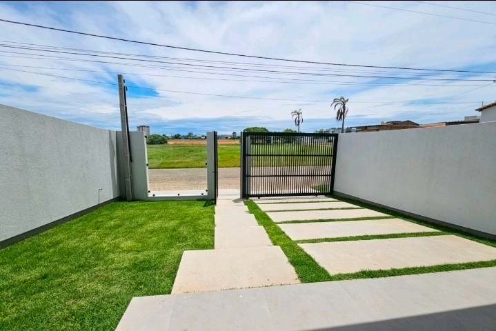 Casa nova próxima à praia de Torres: 2ª foto da galeria de imagens do imóvel