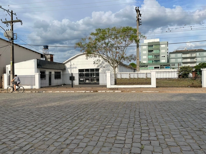 PAVILHÃO: 1ª foto da galeria de imagens do imóvel