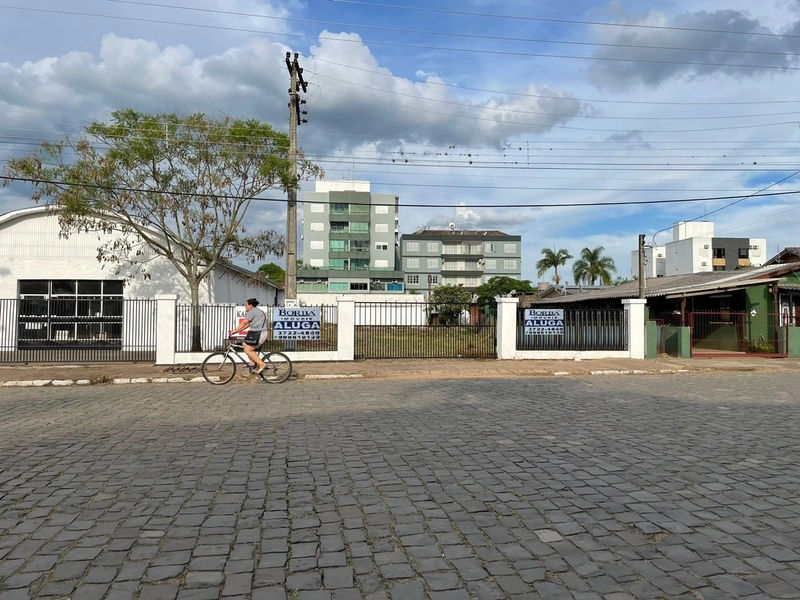 PAVILHÃO: 2ª foto da galeria de imagens do imóvel
