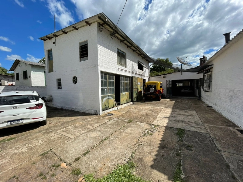PAVILHÃO + CASA: 1ª foto da galeria de imagens do imóvel