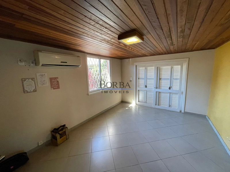 Desfrute de uma casa espaçosa e aconchegante,perfeita para sua família: 2ª foto da galeria de imagens do imóvel