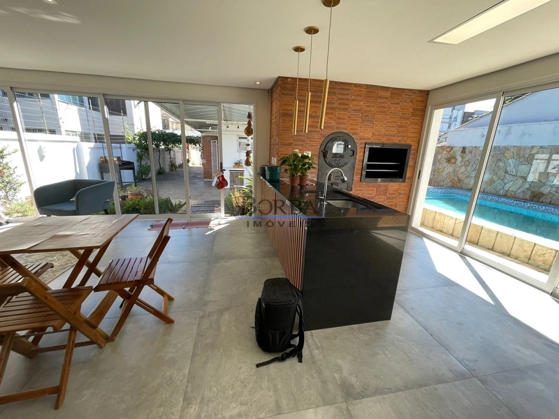 Desfrute de uma casa espaçosa e aconchegante,perfeita para sua família: 16ª foto da galeria de imagens do imóvel