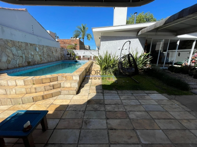 Desfrute de uma casa espaçosa e aconchegante,perfeita para sua família: 1ª foto da galeria de imagens do imóvel