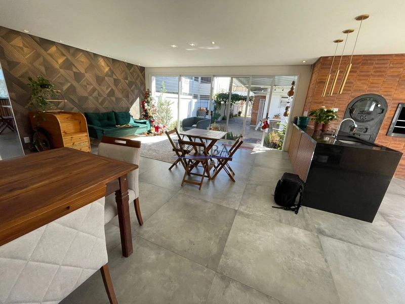 Desfrute de uma casa espaçosa e aconchegante,perfeita para sua família: 17ª foto da galeria de imagens do imóvel