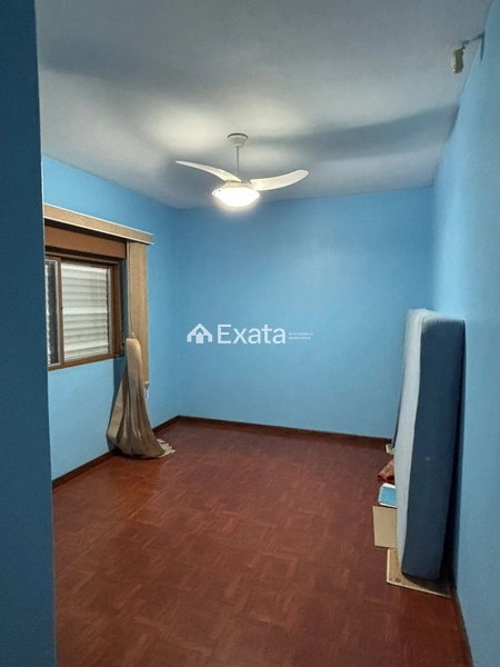 Casa com duas garagens: 2ª foto da galeria de imagens do imóvel