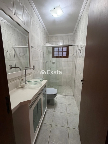 Casa com piscina: 16ª foto da galeria de imagens do imóvel