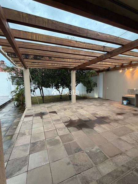 Casa com piscina: 19ª foto da galeria de imagens do imóvel