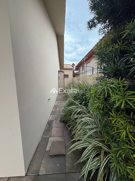 Casa com piscina: 4ª foto da galeria de imagens do imóvel