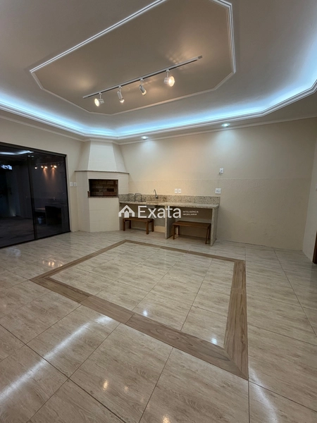 Casa com piscina: 7ª foto da galeria de imagens do imóvel