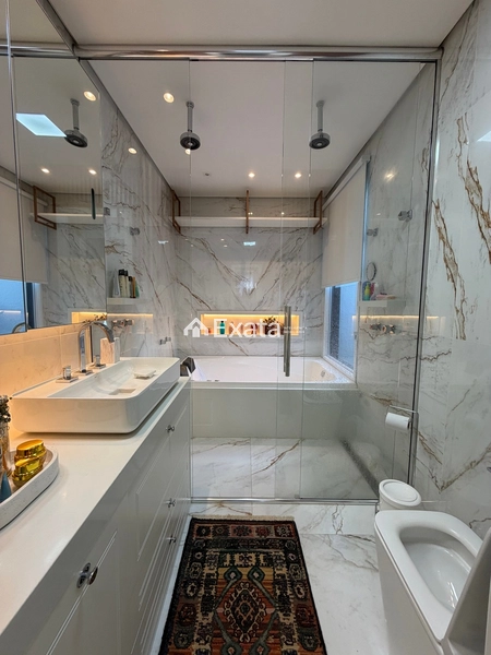 Uma joia rara no coração do bairro mais cobiçado da cidade!: 4ª foto da galeria de imagens do imóvel