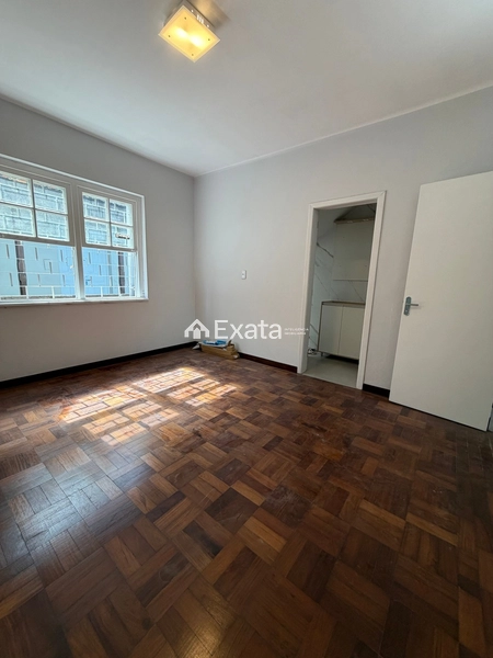 Casa bem localizada no centro da cidade: 6ª foto da galeria de imagens do imóvel