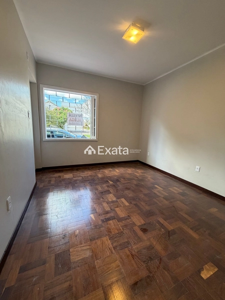 Casa bem localizada no centro da cidade: 10ª foto da galeria de imagens do imóvel