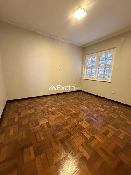 Casa bem localizada no centro da cidade: 9ª foto da galeria de imagens do imóvel