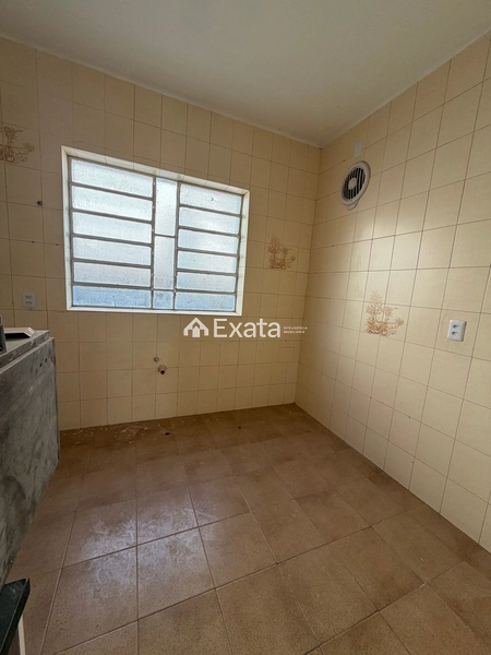 Casa bem localizada no centro da cidade: 2ª foto da galeria de imagens do imóvel