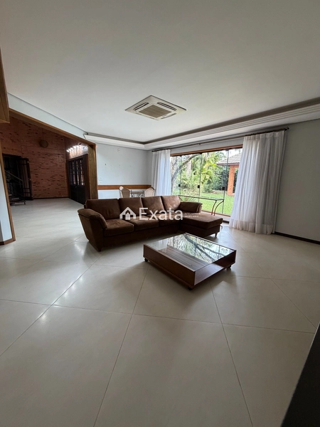 Casa de Alto Padrão em Localização Privilegiada: 3ª foto da galeria de imagens do imóvel