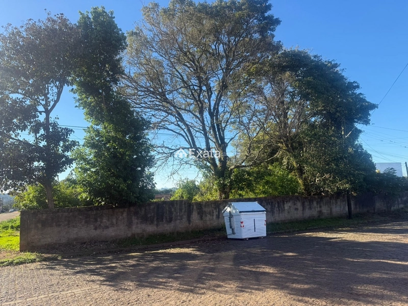 Excelente terreno de esquina disponível para venda: 1ª foto da galeria de imagens do imóvel