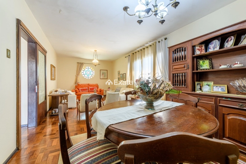 CASA NO CENTRO: 5ª foto da galeria de imagens do imóvel