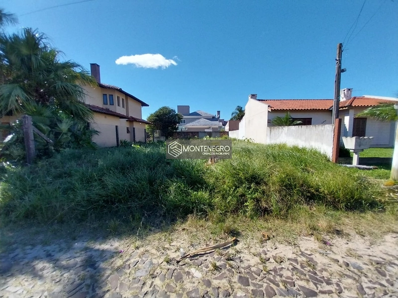 Terreno em frente a pracinha em capao novo!!: 1ª foto da galeria de imagens do imóvel