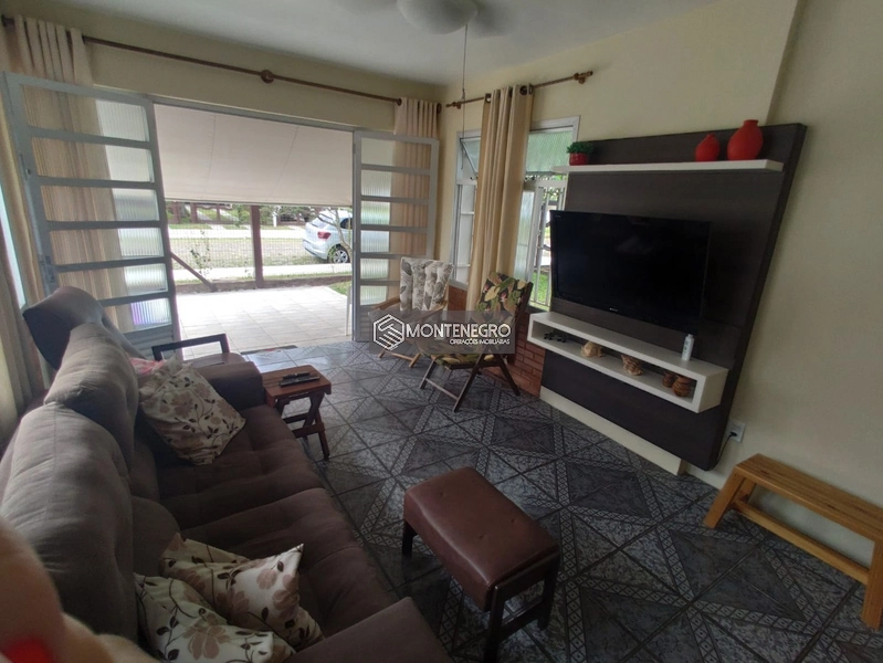 CASA DIFERENCIADA NA PRAIA DE CAPÃO NOVO: 1ª foto da galeria de imagens do imóvel