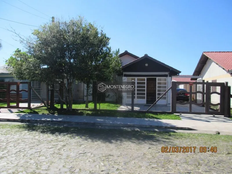 CASA DIFERENCIADA NA PRAIA DE CAPÃO NOVO: 2ª foto da galeria de imagens do imóvel