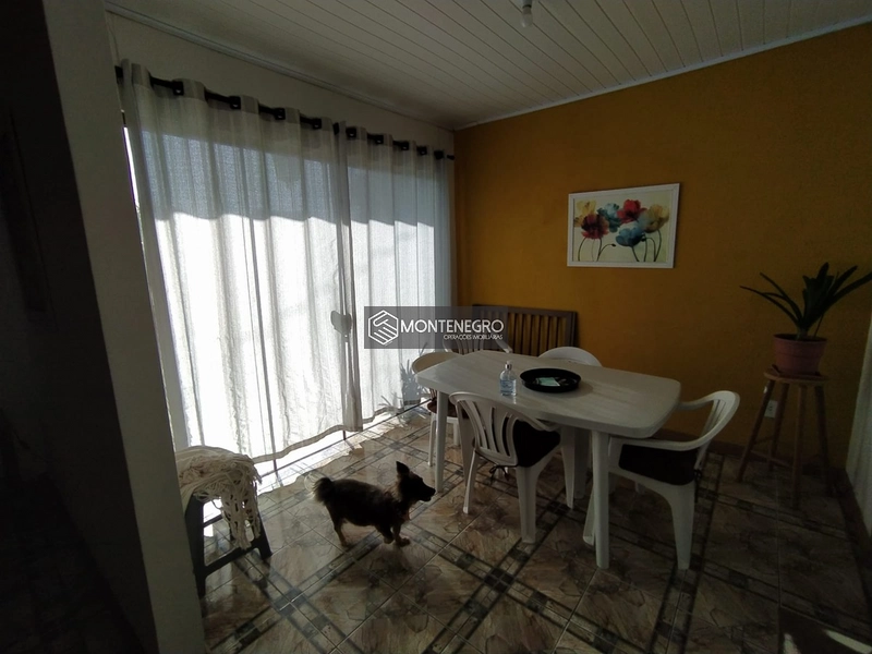 Casa com piscina: 5ª foto da galeria de imagens do imóvel